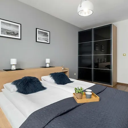 Elegant With Air Conditioning Close To Kazimierz By Renters Kraków