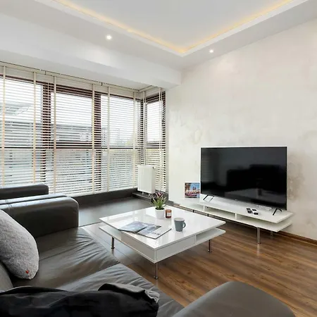 Elegant With Air Conditioning Close To Kazimierz By Renters Apartament