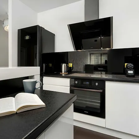 Elegant With Air Conditioning Close To Kazimierz By Renters