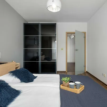 Elegant With Air Conditioning Close To Kazimierz By Renters Apartament
